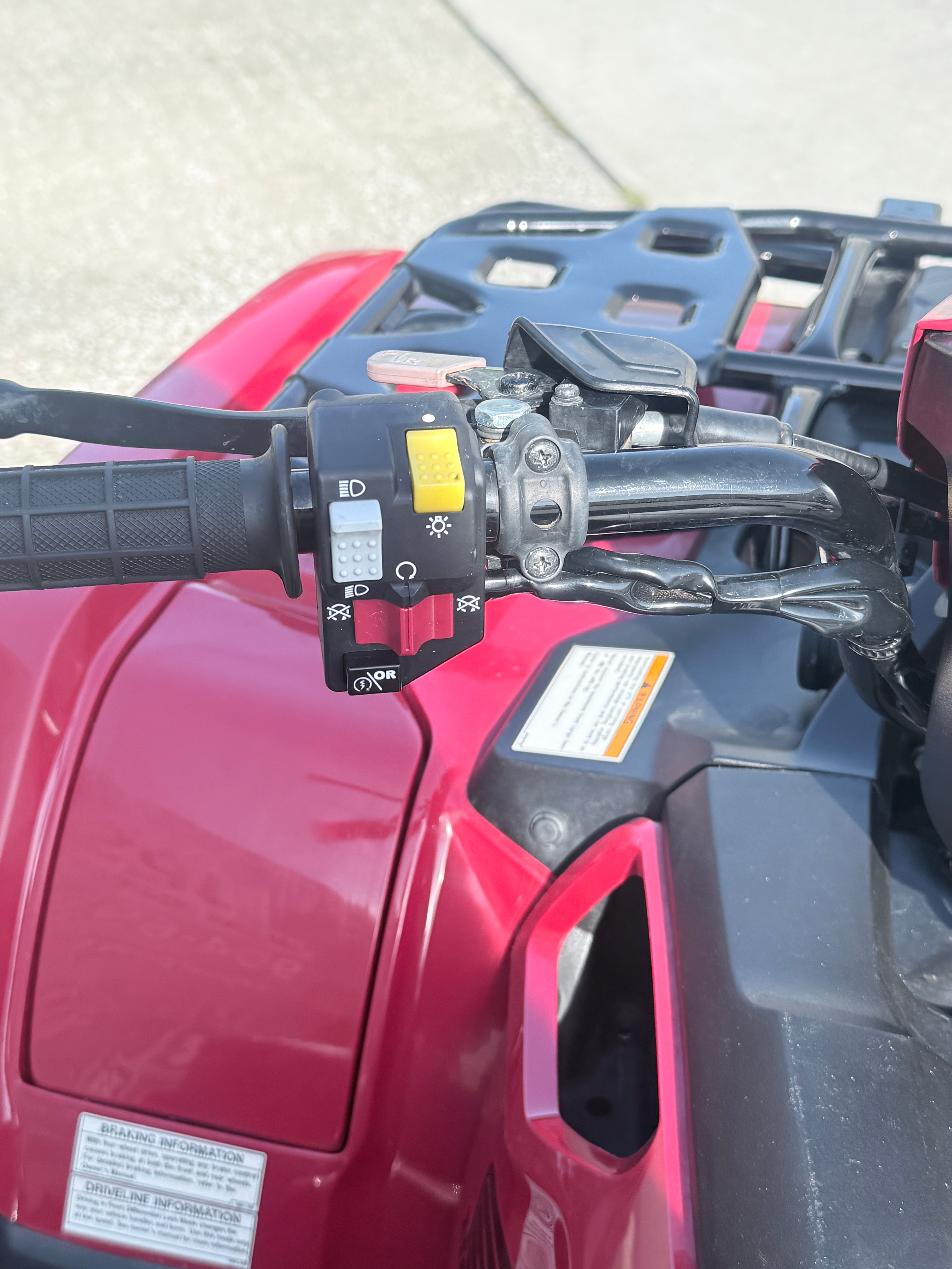 Honda FourTrax Foreman 4x4 ignition and handlebar controls