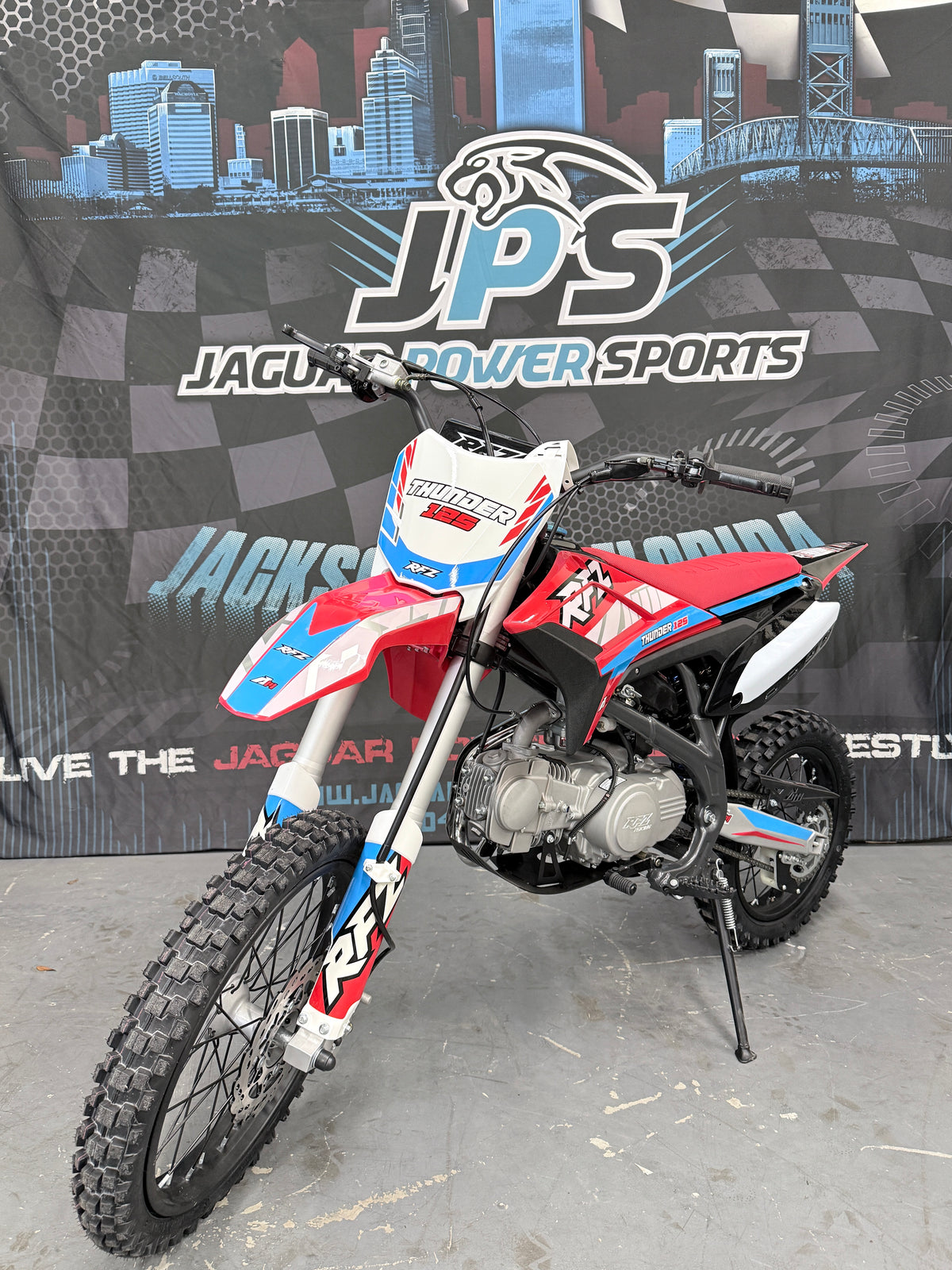 Apollo thunder t120 125cc dirt bike - front view