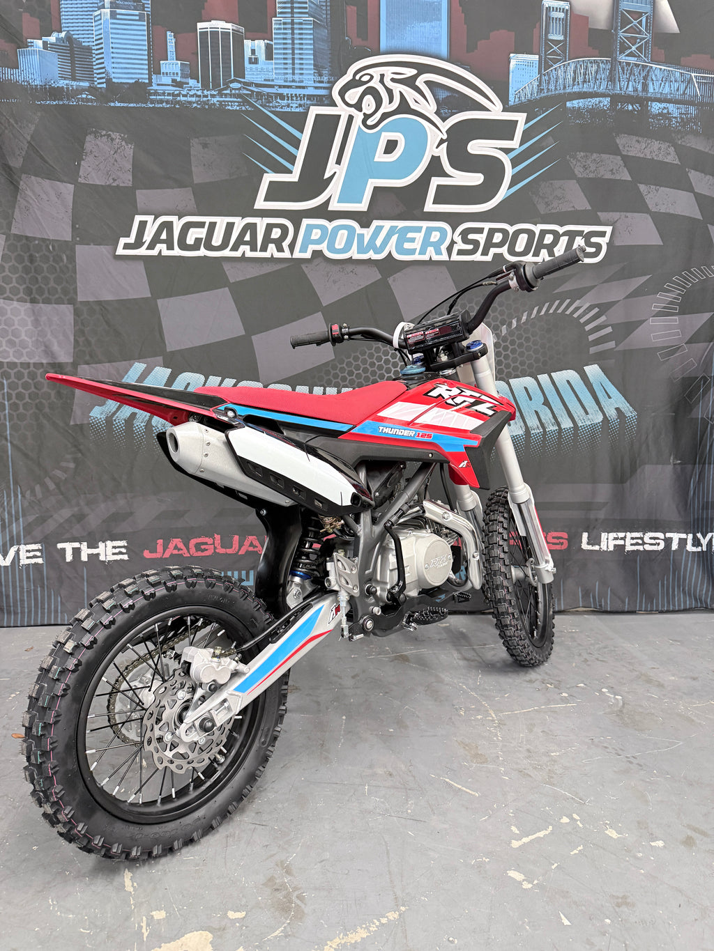 Apollo thunder t120 125cc dirt bike - back view