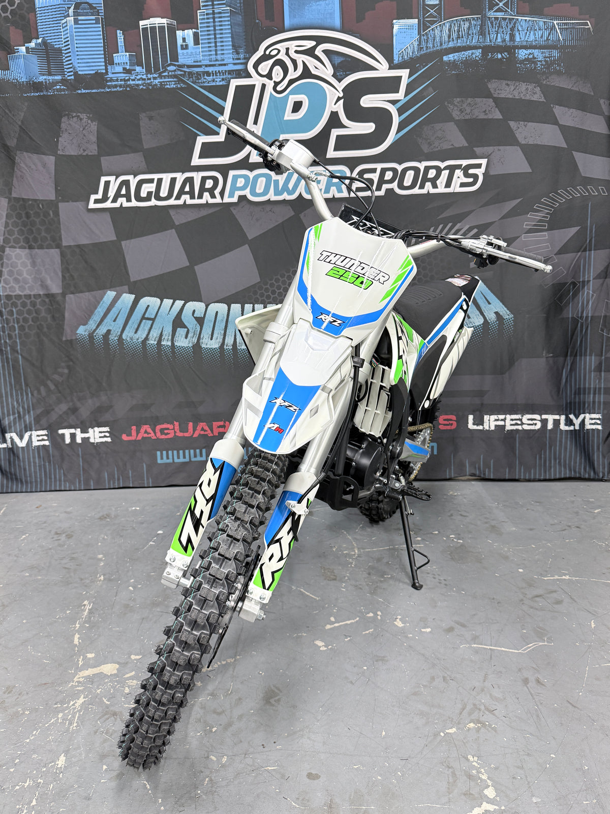 Apollo Thunder 250 250cc Dirt Bike – Manual | 4 speed Off Road Motorcycle - Front view - Green 