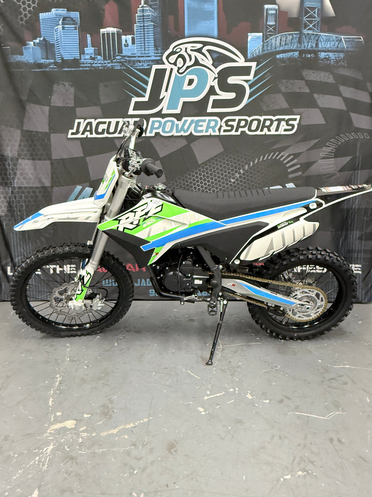 Apollo Thunder 250 250cc Dirt Bike – Manual | 4 speed Off Road Motorcycle - Side view - Green