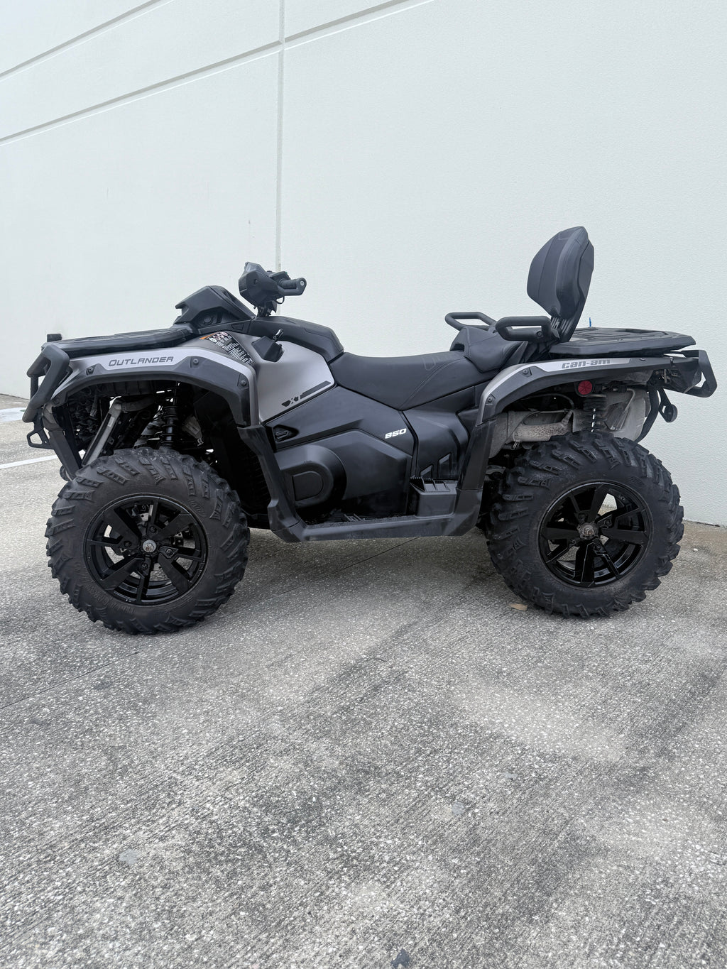 2025 Can-Am Outlander MAX XT 850 – Side View