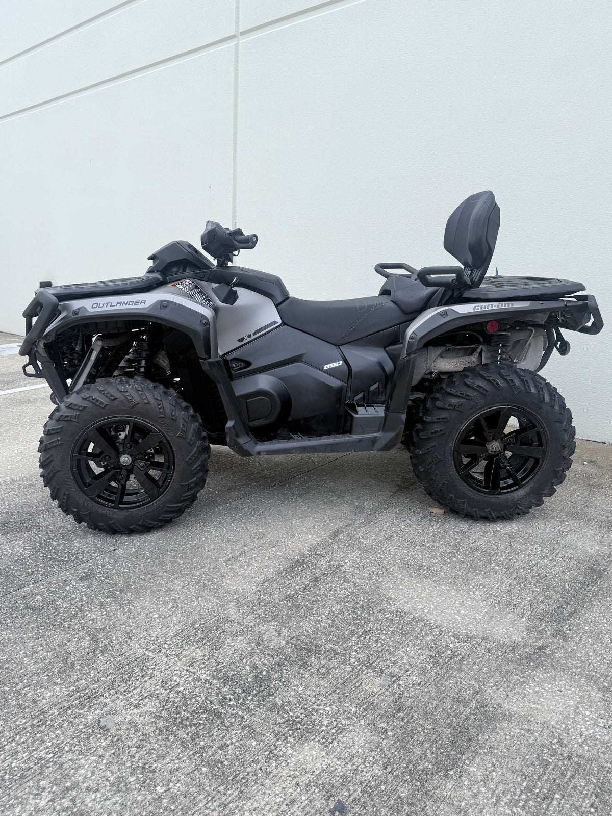 2025 Can-Am Outlander MAX XT 850 – Side View