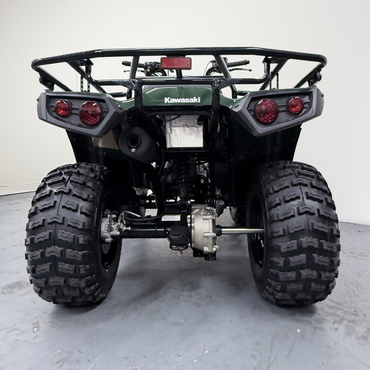 2025 Kawasaki Brute Force 300 – Pre-Owned ATV - Green - Rear view