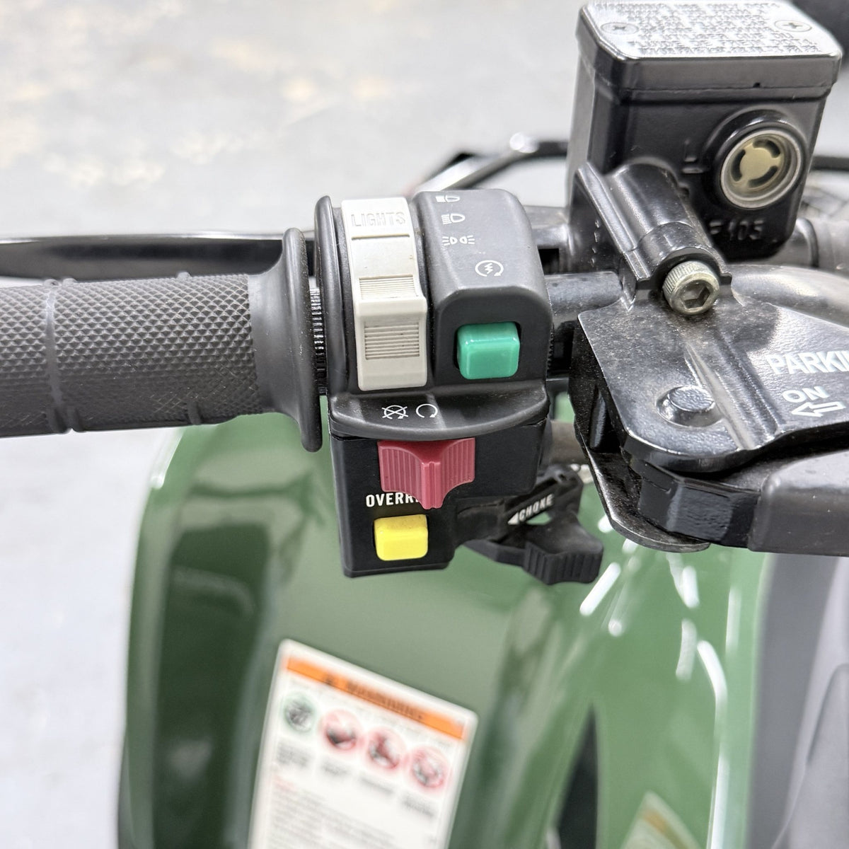 2025 Kawasaki Brute Force 300 – Pre-Owned ATV - handle view