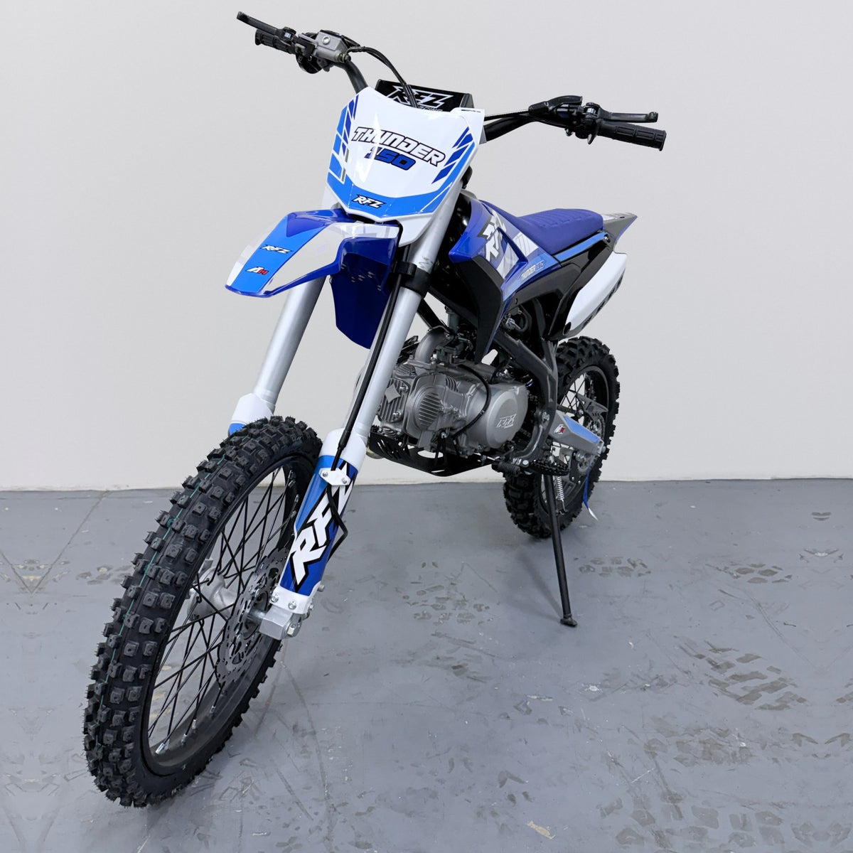 rfz- apollo thunder-150-dirt-bike-blue-front-angle
