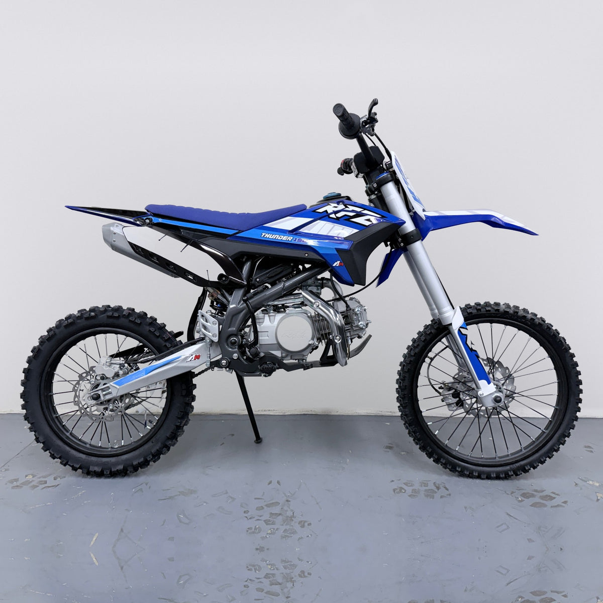 Apollo Thunder 150 150cc Dirt Bike – Manual | 4 speed Off Road Motorcycle