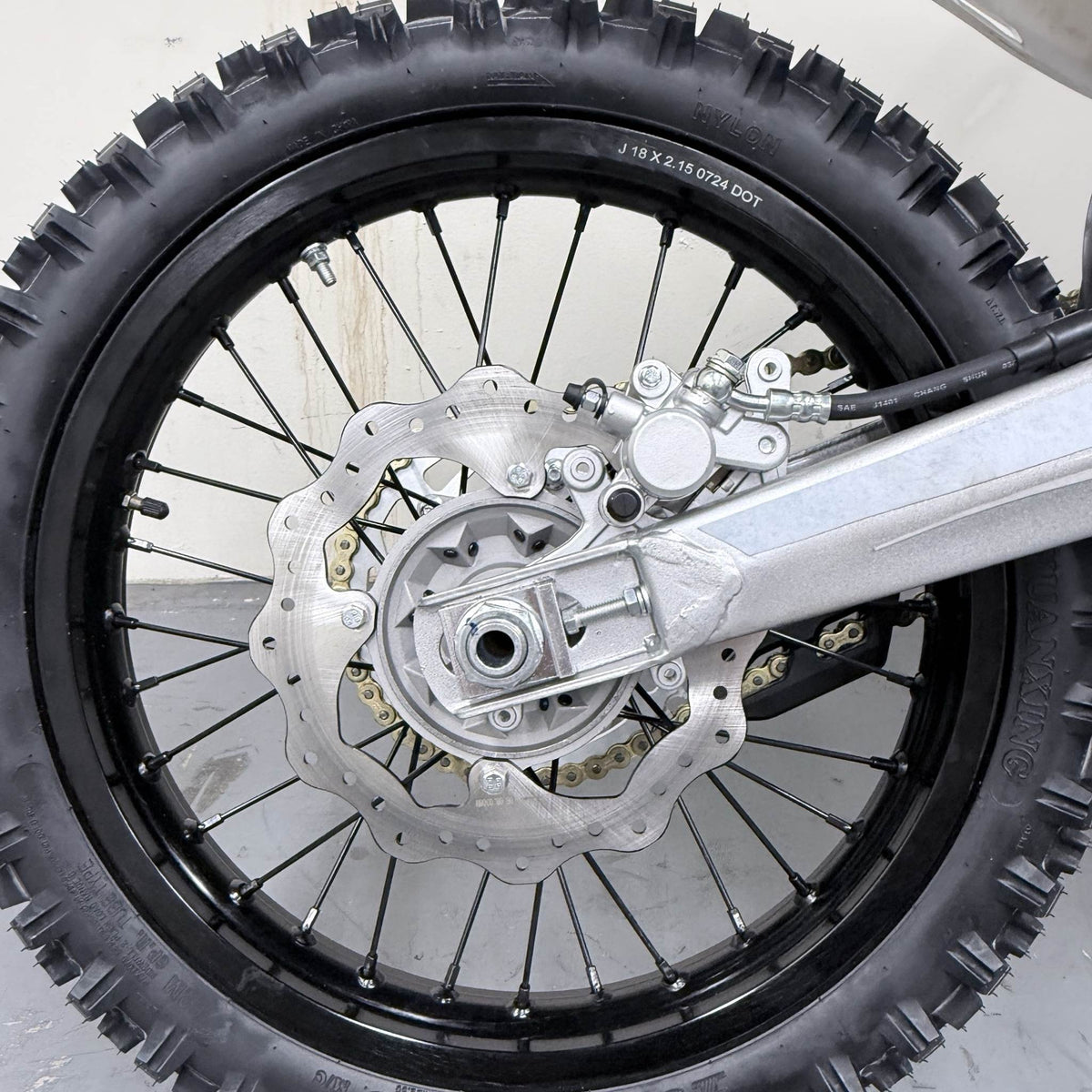 Apollo Thunder 250 250cc Dirt Bike – Manual | 5 speed Off Road Motorcycle -  tire and sprocket