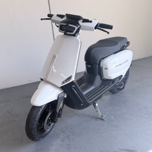 Velocifero Tennis-E 72V Electric Motorcycle – 4000W High-Performance Electric Street Scooter